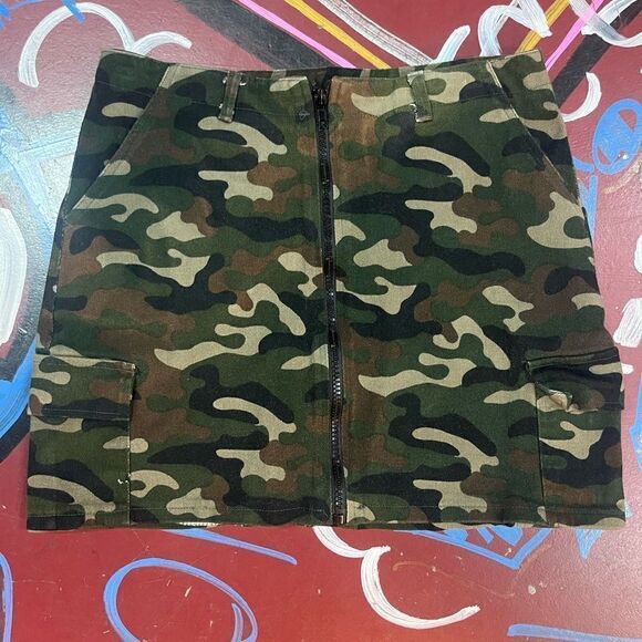 Rue 21 Camo Skirt - Picture 5 of 5